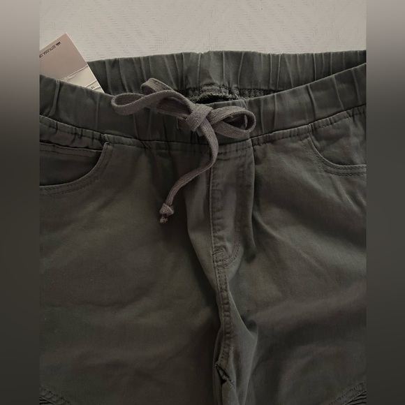 Stylish Olive Green Biker Jeans - Picture 6 of 10